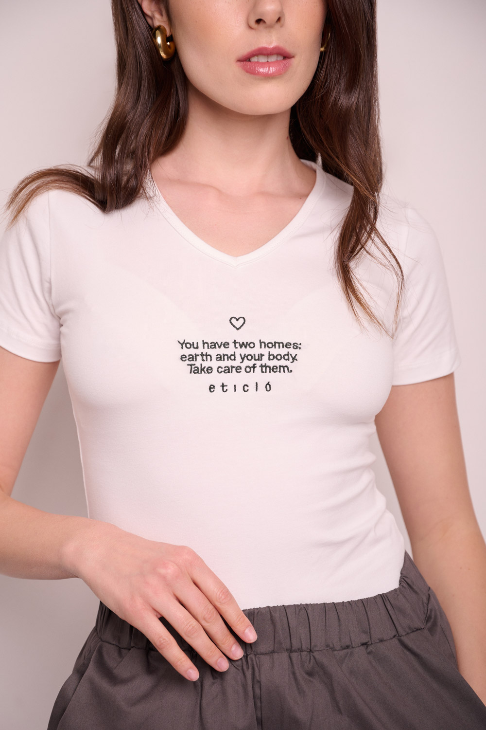 Slim fit Sharing is caring tee